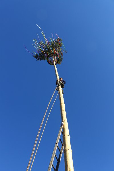 Stavanie maja (48).JPG